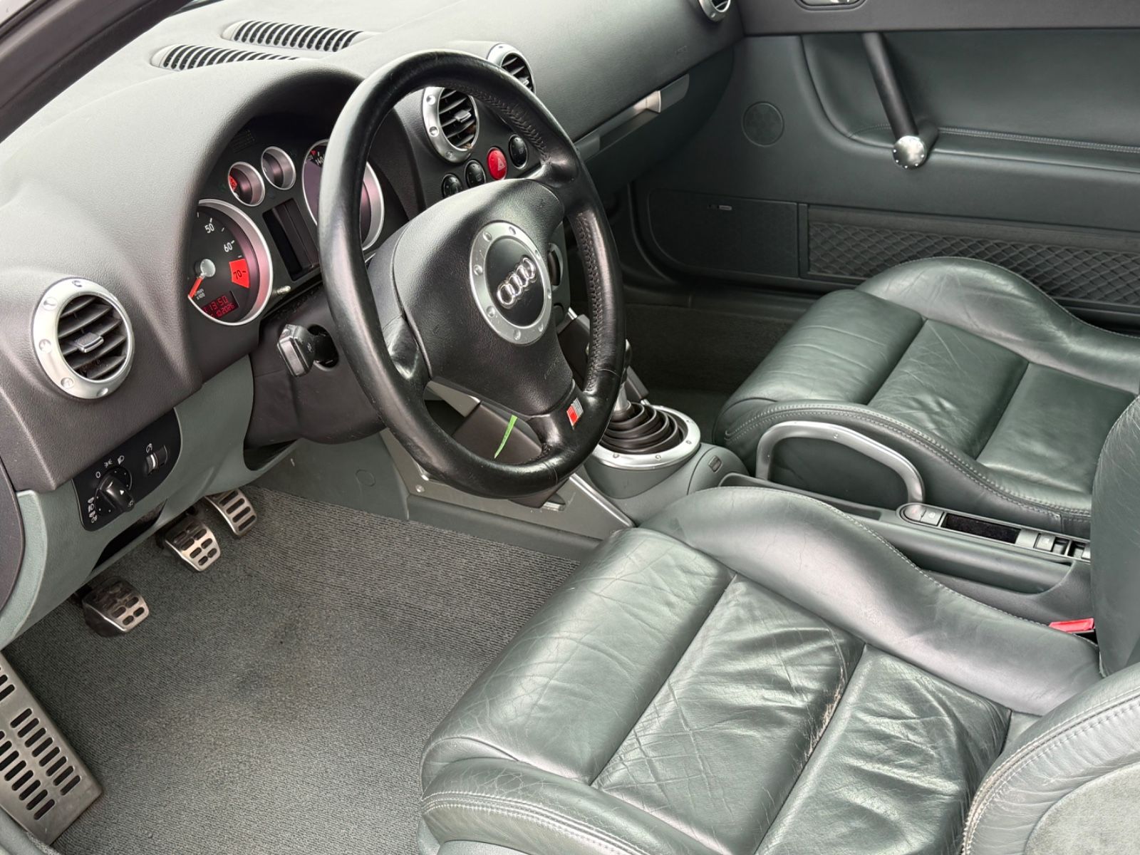 Fahrzeugabbildung Audi TT Roadster 1.8T quattro S-Line CABRIO LEDER SHZ