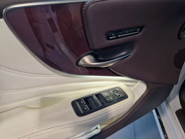 Lexus LS 500  Luxury Line E-Four – Massage – Kamera