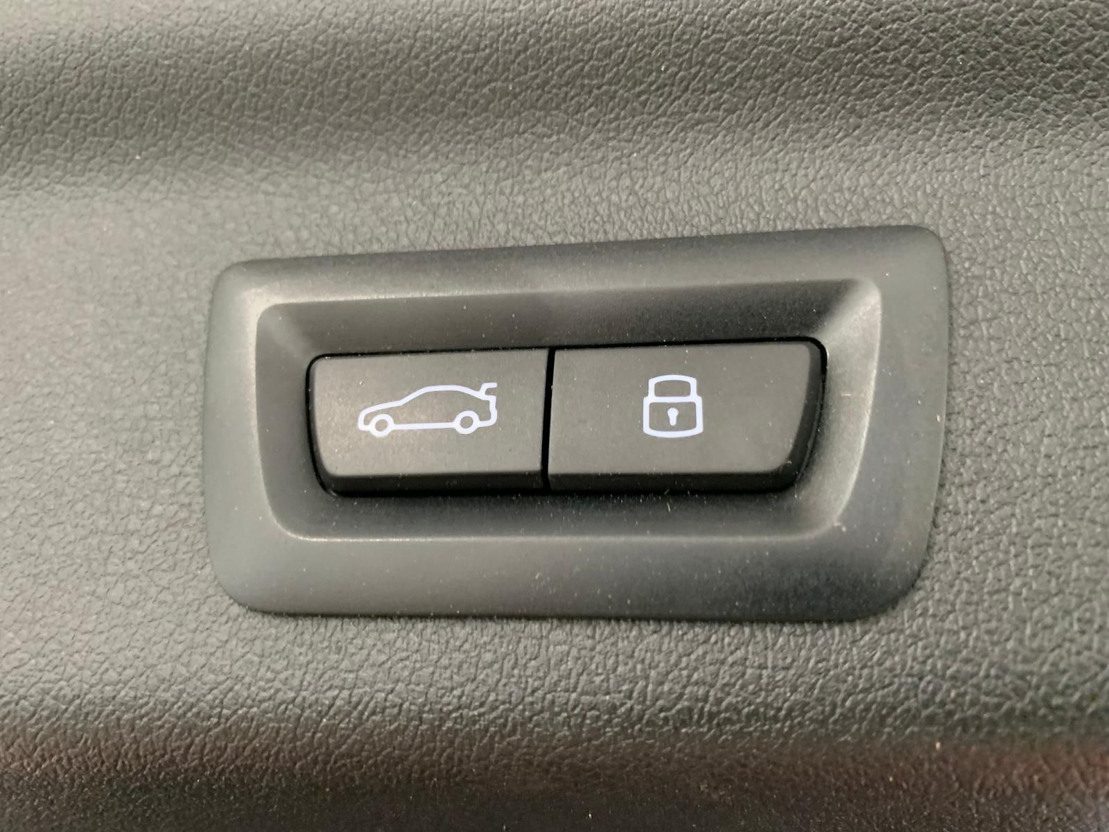 BMW X1 23d xDrive NAVI/AHKLED/DRIVING ASS foto 5