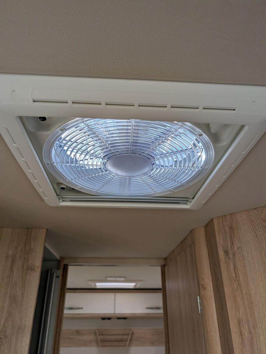 Fahrzeugabbildung Eura Mobil Integra Line IL 720 EF SAT, SOLAR, LUFTFEDERUNG