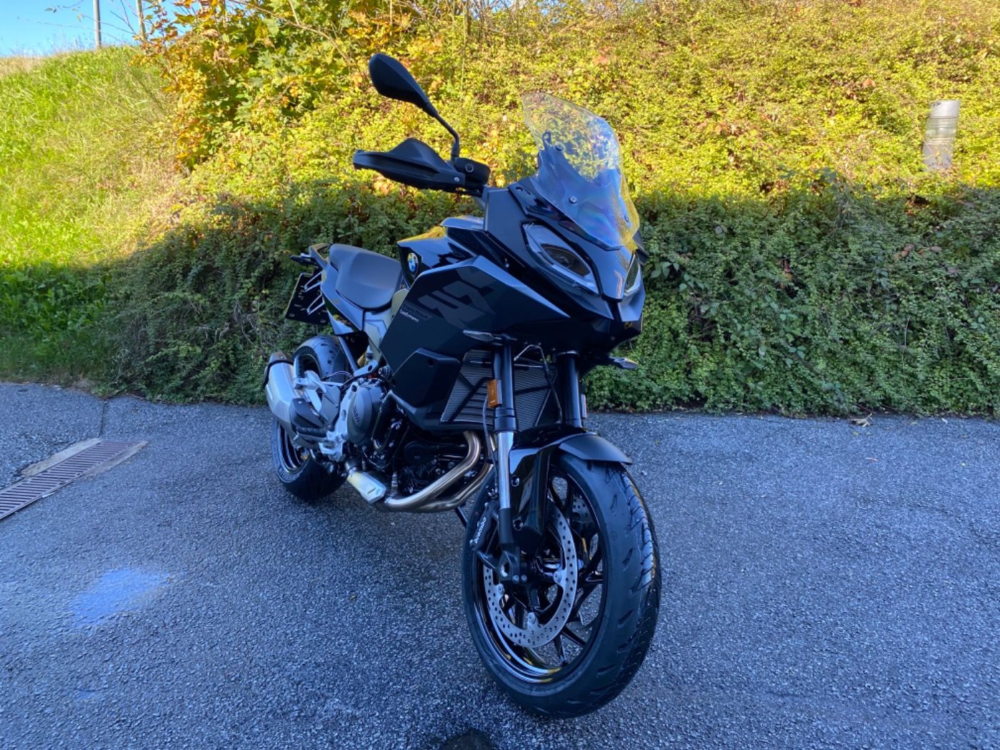 Fahrzeugabbildung BMW F 900 XR Triple Black 4 Pakete