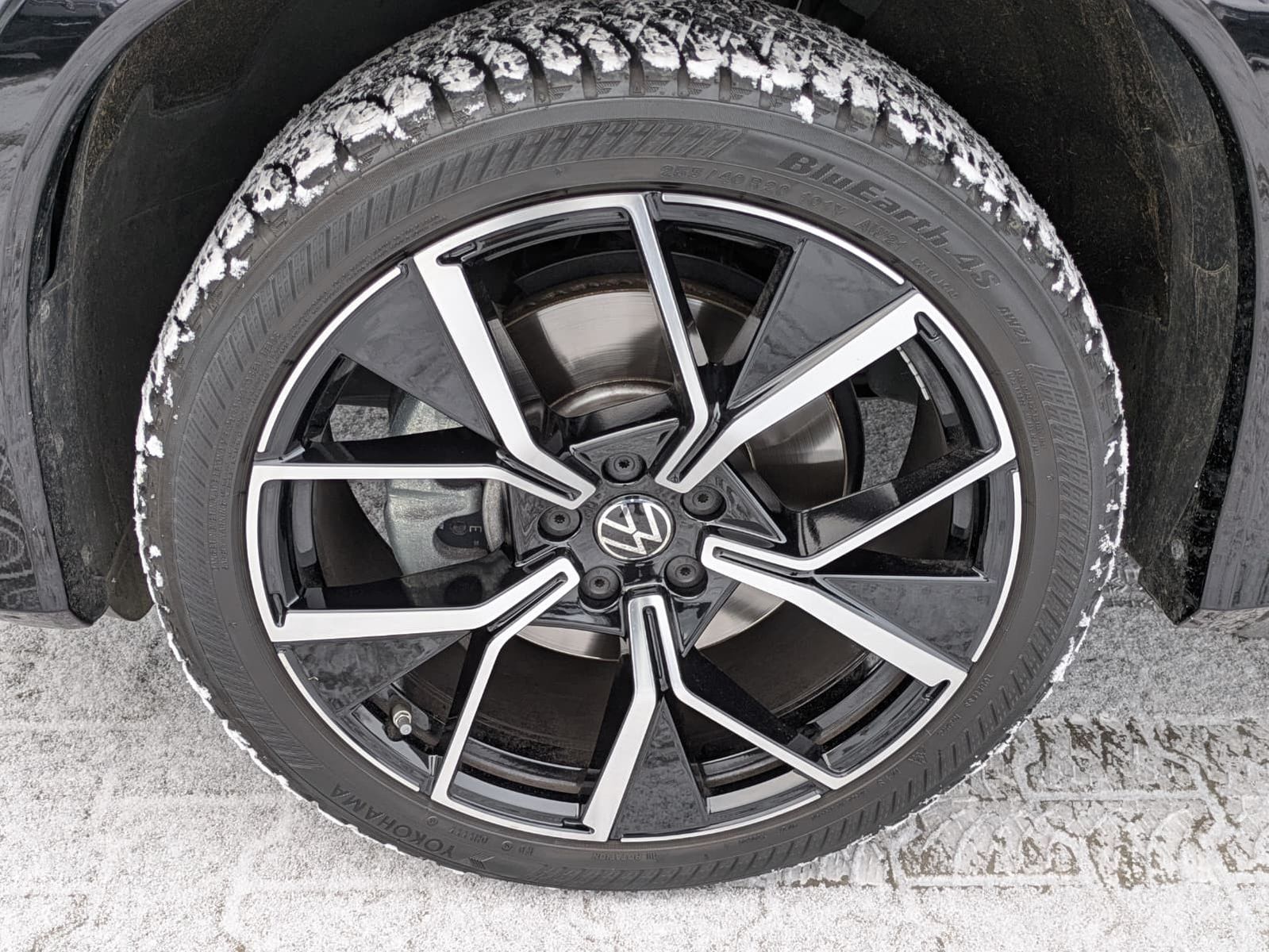 Fahrzeugabbildung Volkswagen Tayron 2.0 TDI 4M R-Line BLACK*7Si*MATRIX*PANO