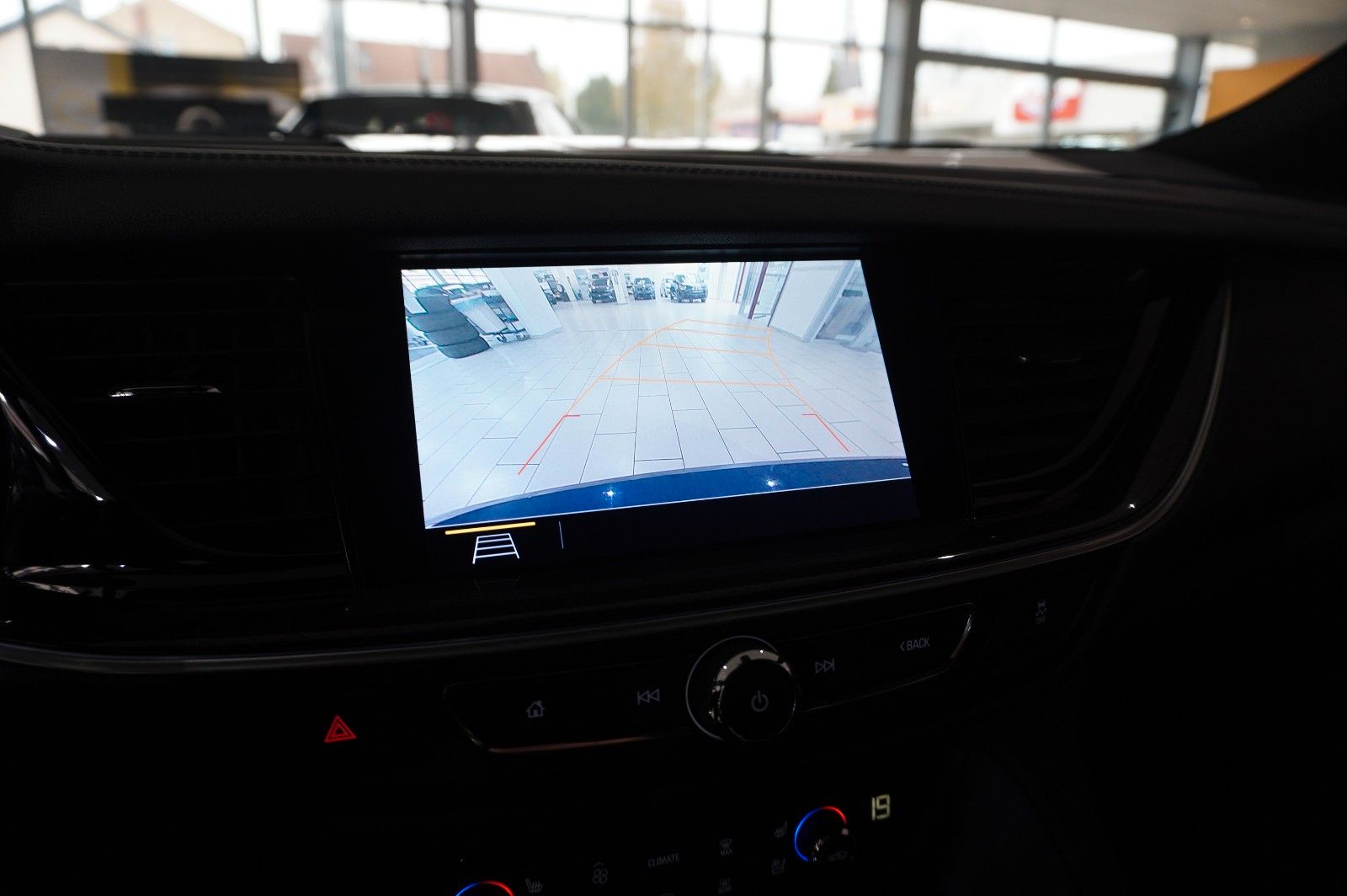 Fahrzeugabbildung Opel Insignia B ST 2.0D ULTIMATE NAVI/OPC/KAMERA/HUD