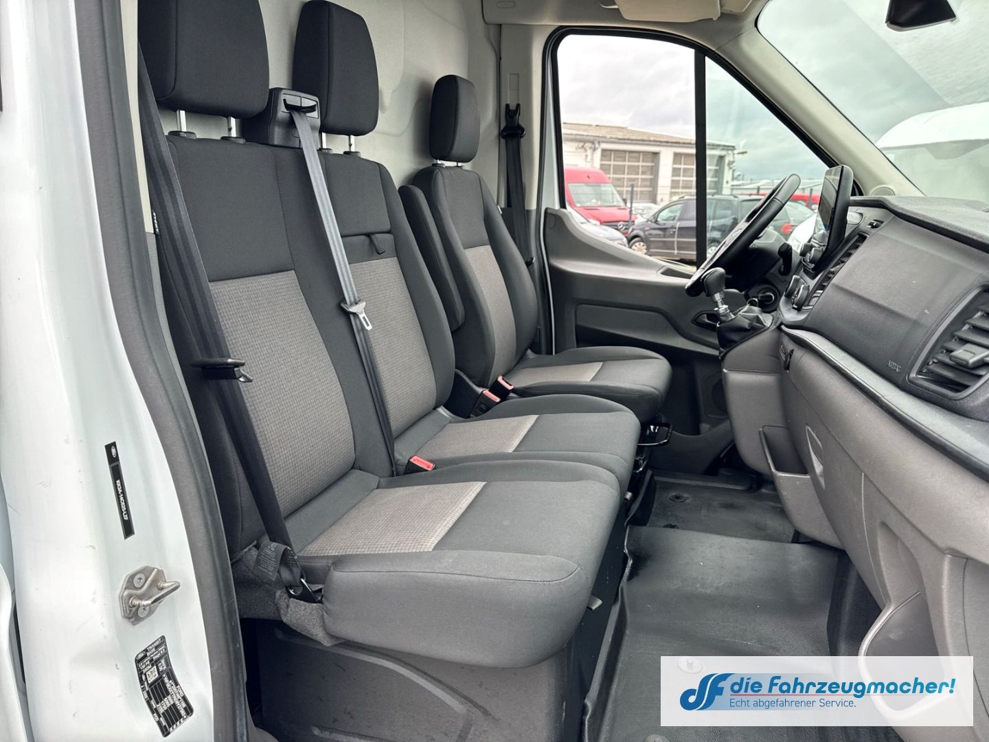 Fahrzeugabbildung Ford Transit Kasten Werkstatteinr. L2 3,5t Navi CarPl