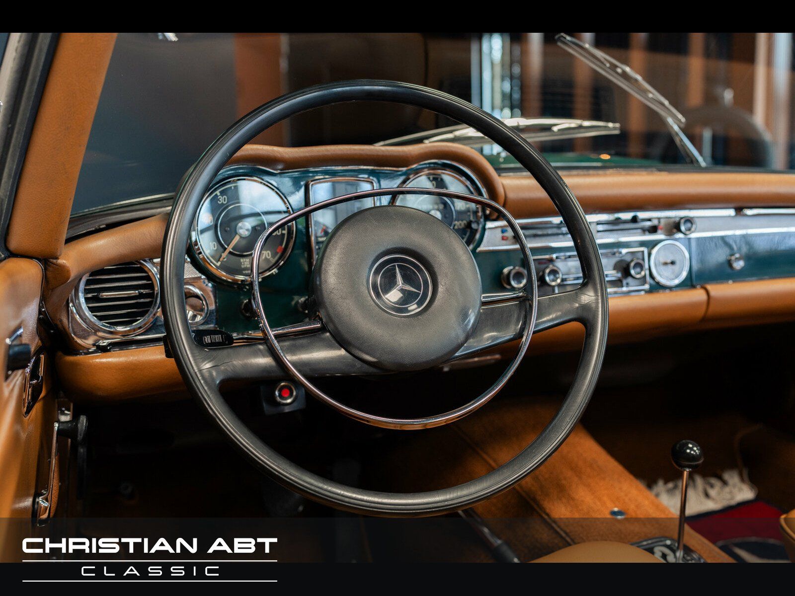 Fahrzeugabbildung Mercedes-Benz SL 280 Pagode