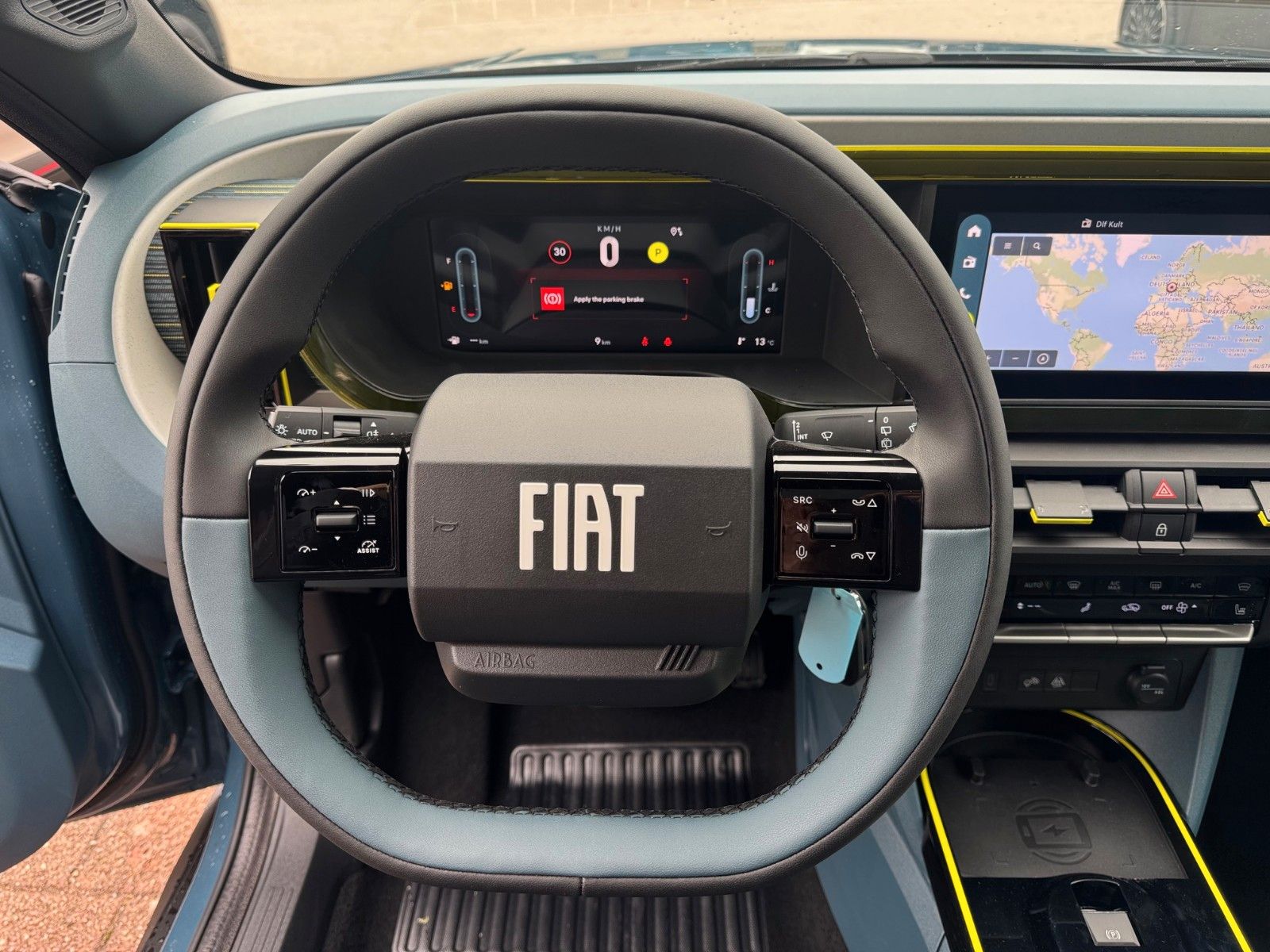 Fahrzeugabbildung Fiat Grande Panda 1.2 Hybrid eDCT Icon Navi Sitzhzg.