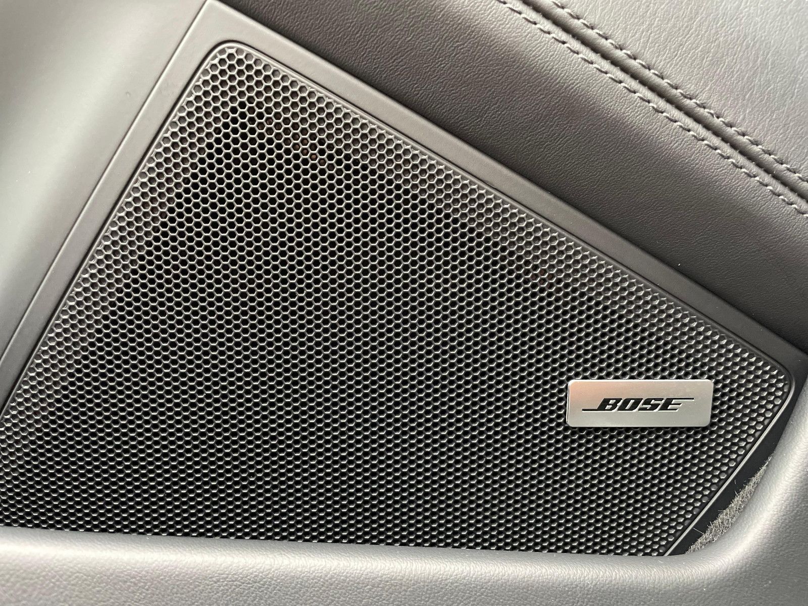 Fahrzeugabbildung Porsche 992 911 Carrera Coupé Facelift |Bose|Pano|PASM|