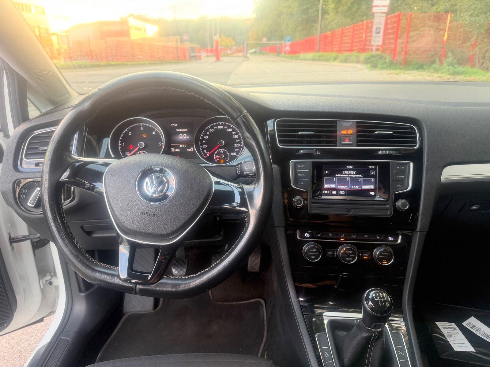 Volkswagen Golf 2015 — photo 15