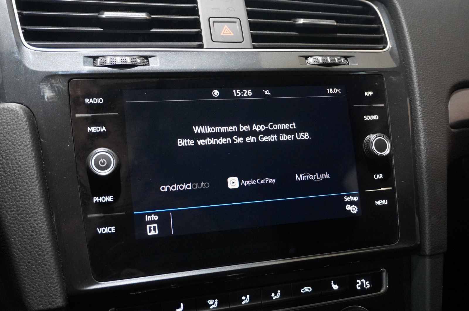 Fahrzeugabbildung Volkswagen Golf VII VARI. 1.5 TGI COMFORT. DSG NAVI/LED/ACC