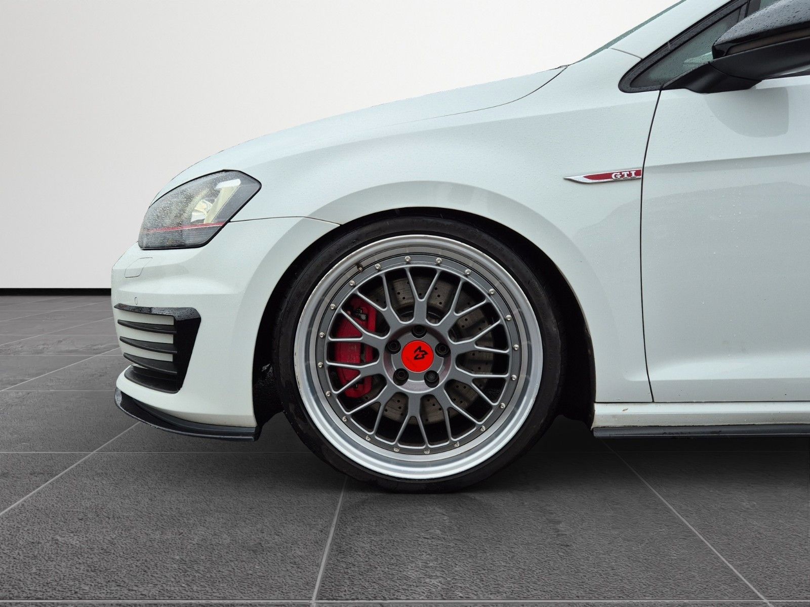 Fahrzeugabbildung Volkswagen GOLF VII GTI PERFORM DSG KAM NAVI XENON DYNAUDIO