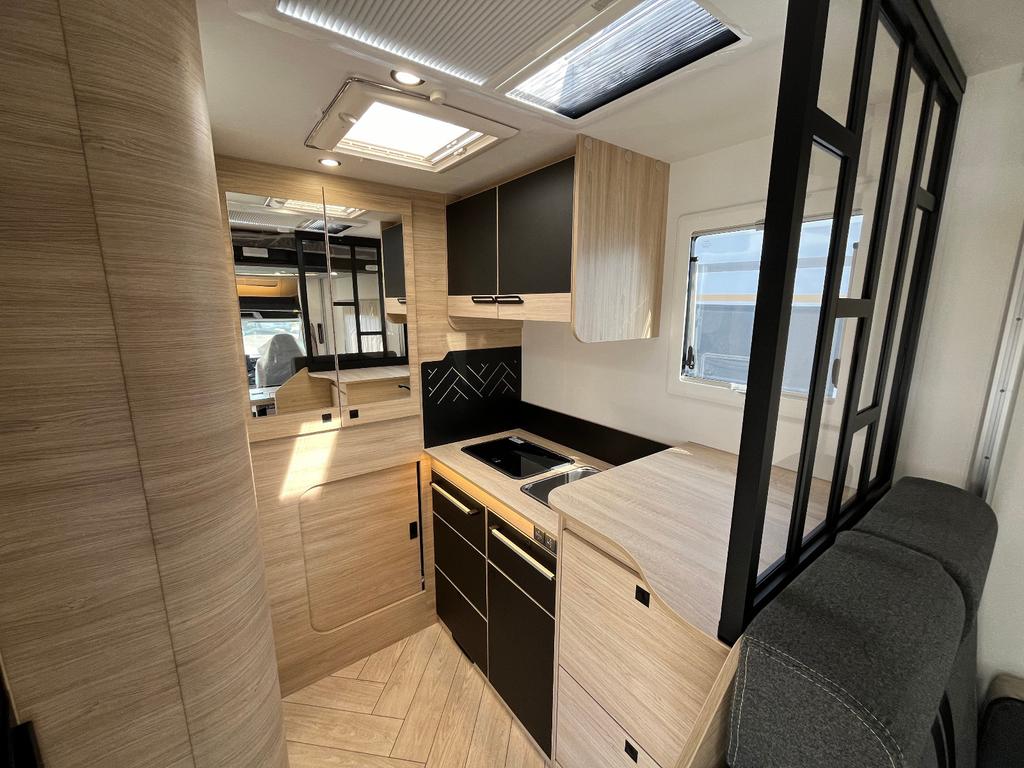 Challenger 240 Graphite Solar Arctic Markise Lithium – Foto 9 von 16