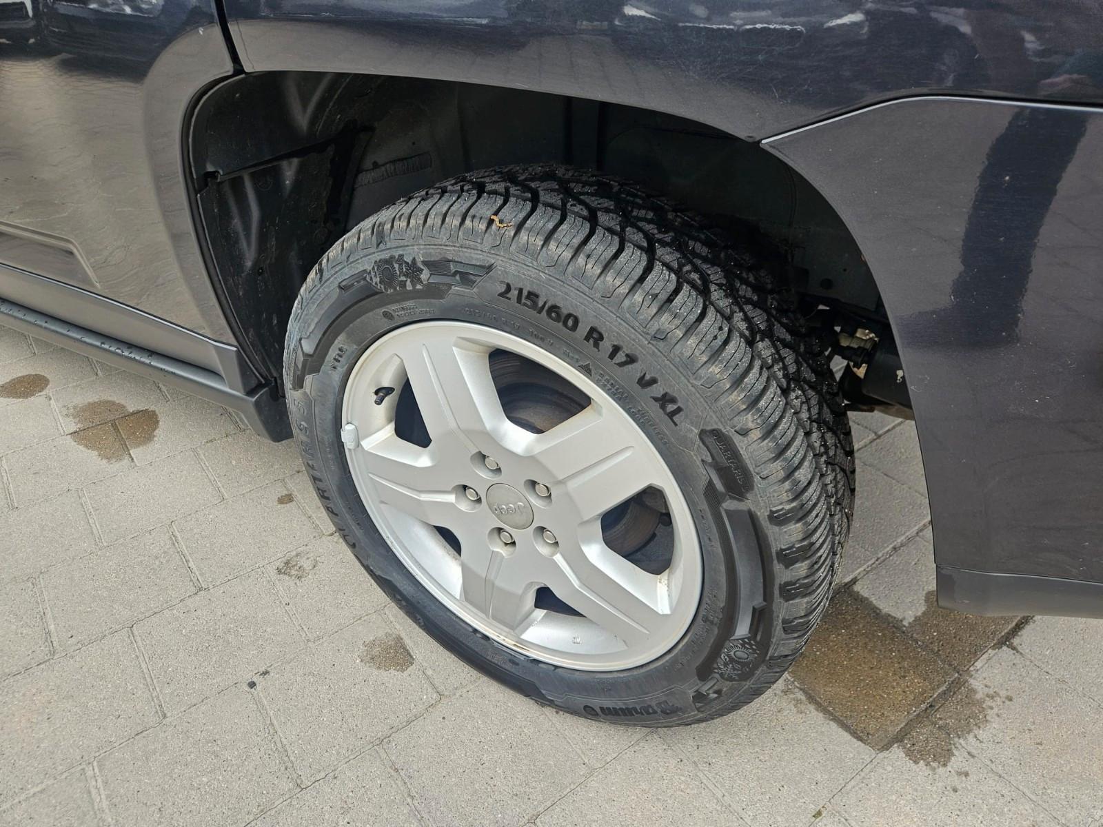 Jeep Compass 2013 — photo 22