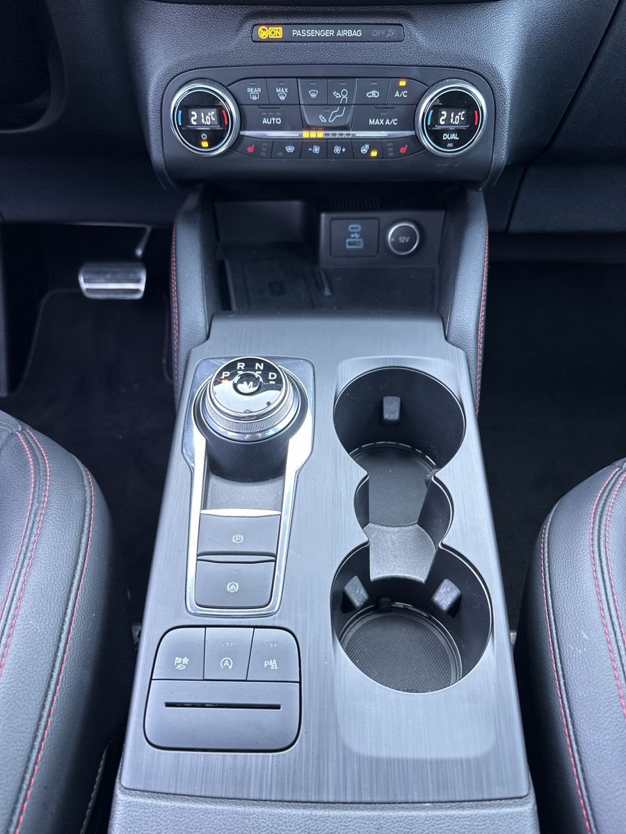 Fahrzeugabbildung Ford Kuga 2.0 EB 4x4 ST-Line X NAV+LED+AHK+B&O+PANORA