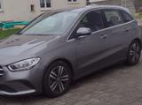 Mercedes-Benz B 180 - mountaingray metallic , progressive - mit Benzin-Antrieb: Grau, mit Klimaautomatik, Metallic