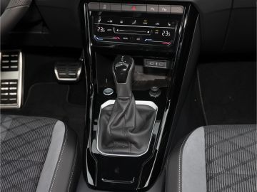 Volkswagen T-Roc R-Line Black Style 1.5 TSI DSG AHK Pano Ka