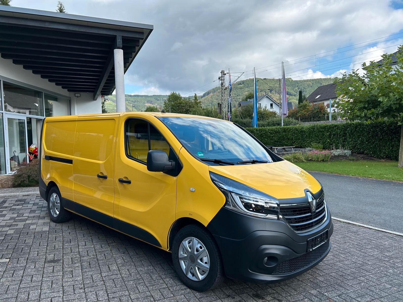 Renault Trafic - 1