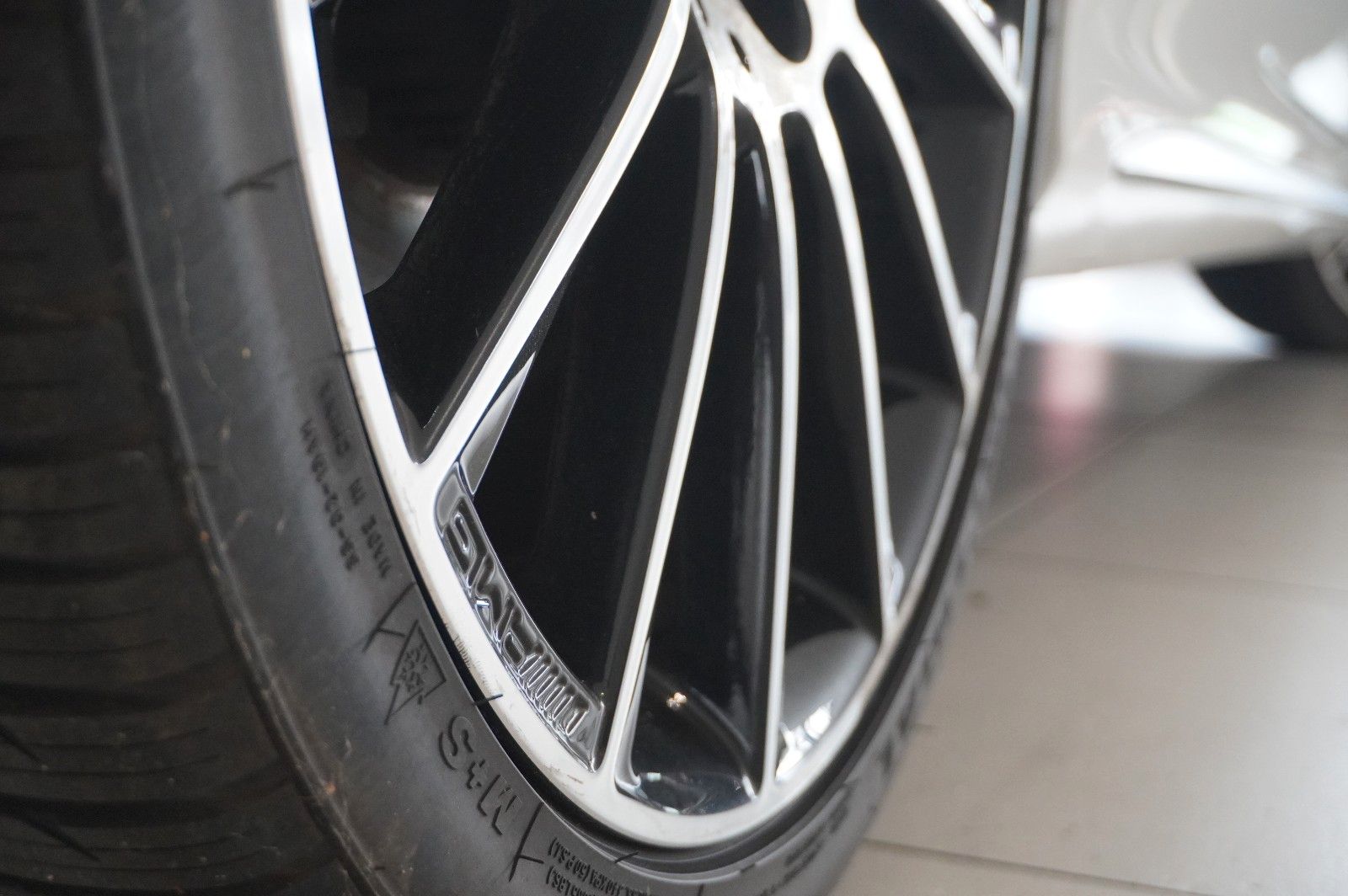 Fahrzeugabbildung Mercedes-Benz C 180 COUPE SPORT NAVI/LED/KAMERA/SPORT/SHZ/AMG