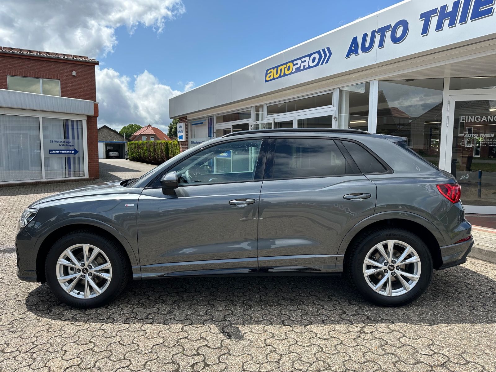Fahrzeugabbildung Audi Q3 35 TFSI S line S Tronic Navi/Pano/AHK/GRA/18"