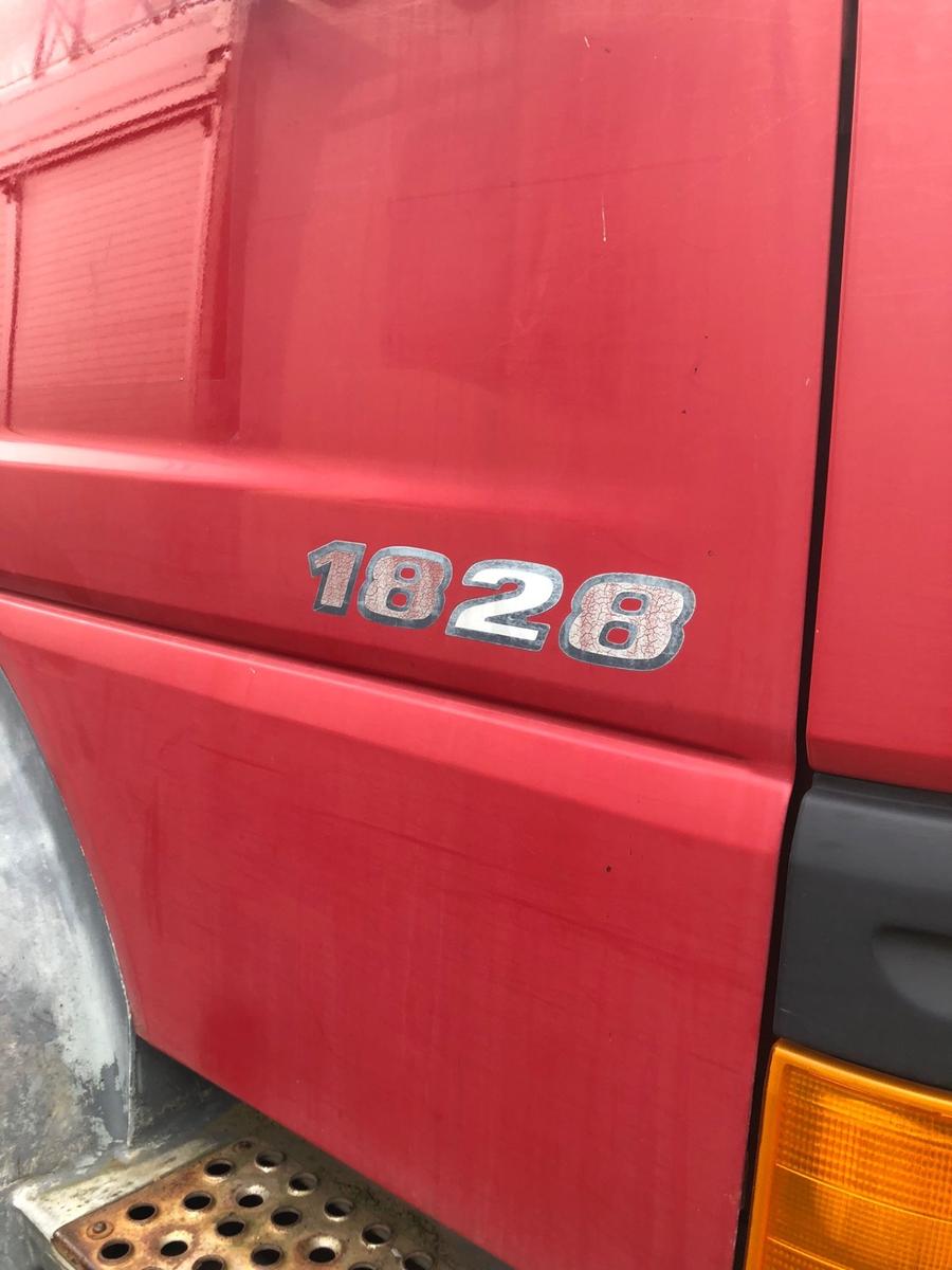 Mercedes-Benz 1828 Atego Dreiseitenkipper