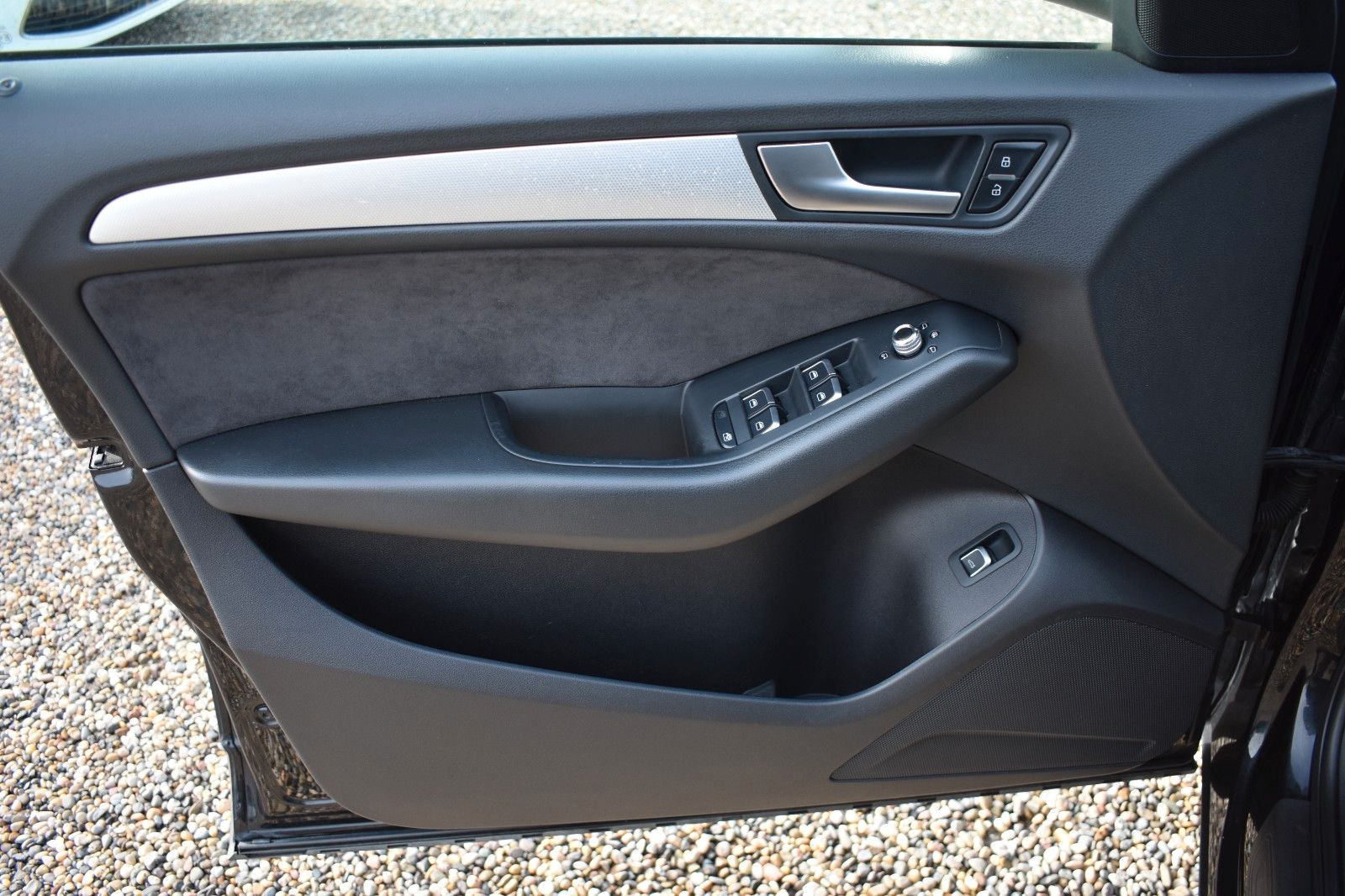 Fahrzeugabbildung Audi Q5 2.0 TDI 130 kW quattro S Line AHK  20*