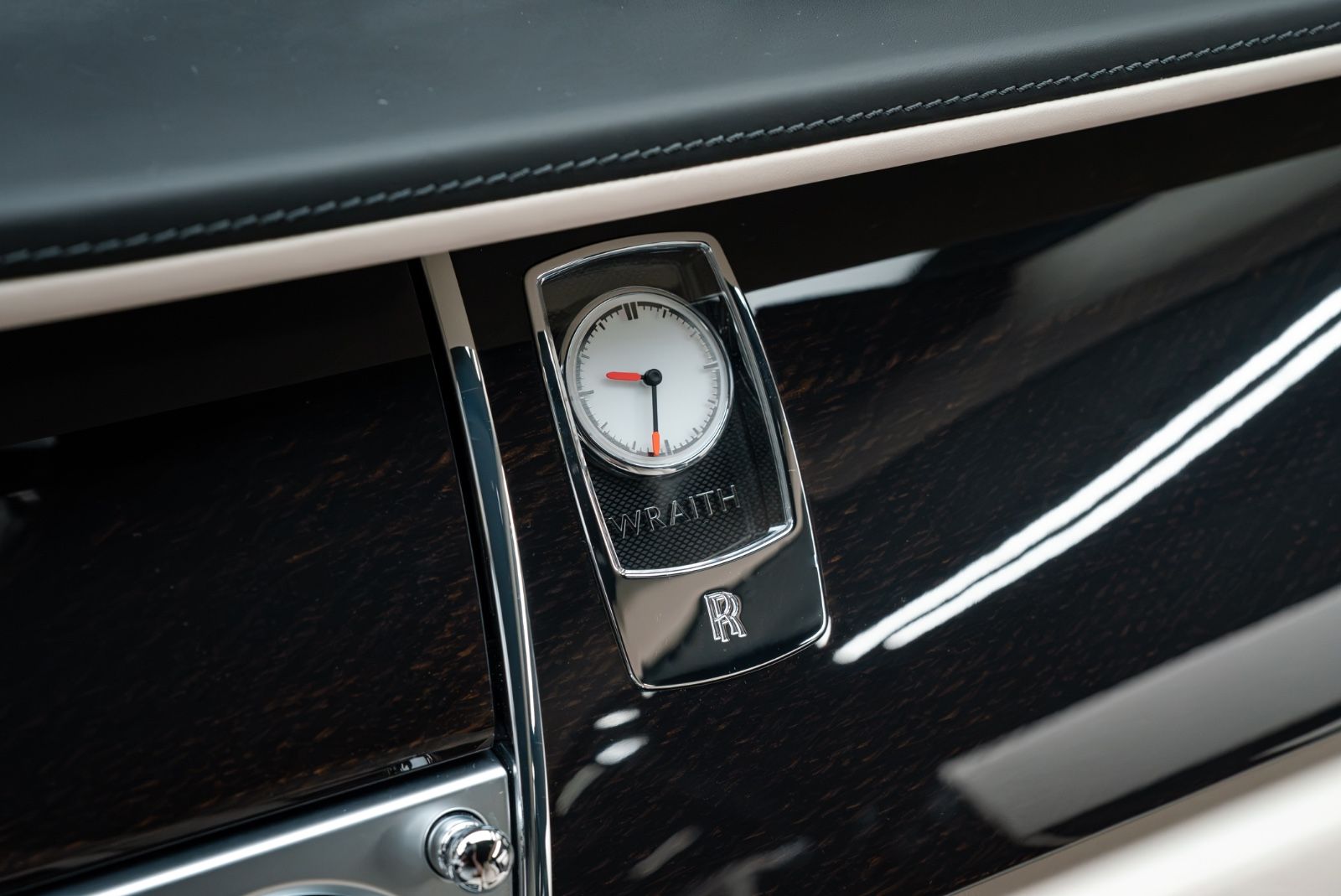 Fahrzeugabbildung Rolls-Royce Wraith BESPOKE AUDIO/SHOOTING STAR/DRIVER ASSI 3