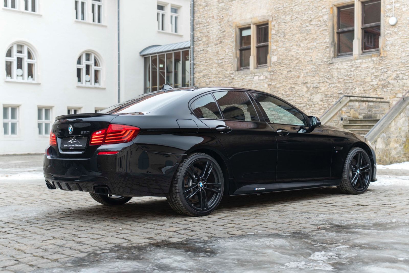 Fahrzeugabbildung BMW 550I Xdrive M-Performance HUD LED KAM NAV H&K