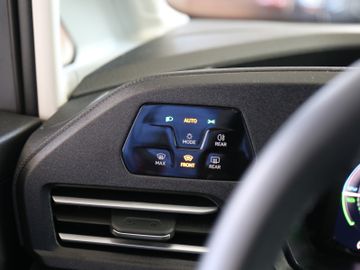 Volkswagen Caddy Maxi eHYBRID DSG LED ACC 7SITZ 5J GARANTIE