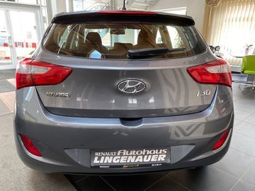 Hyundai i30 1.6 GDi blue