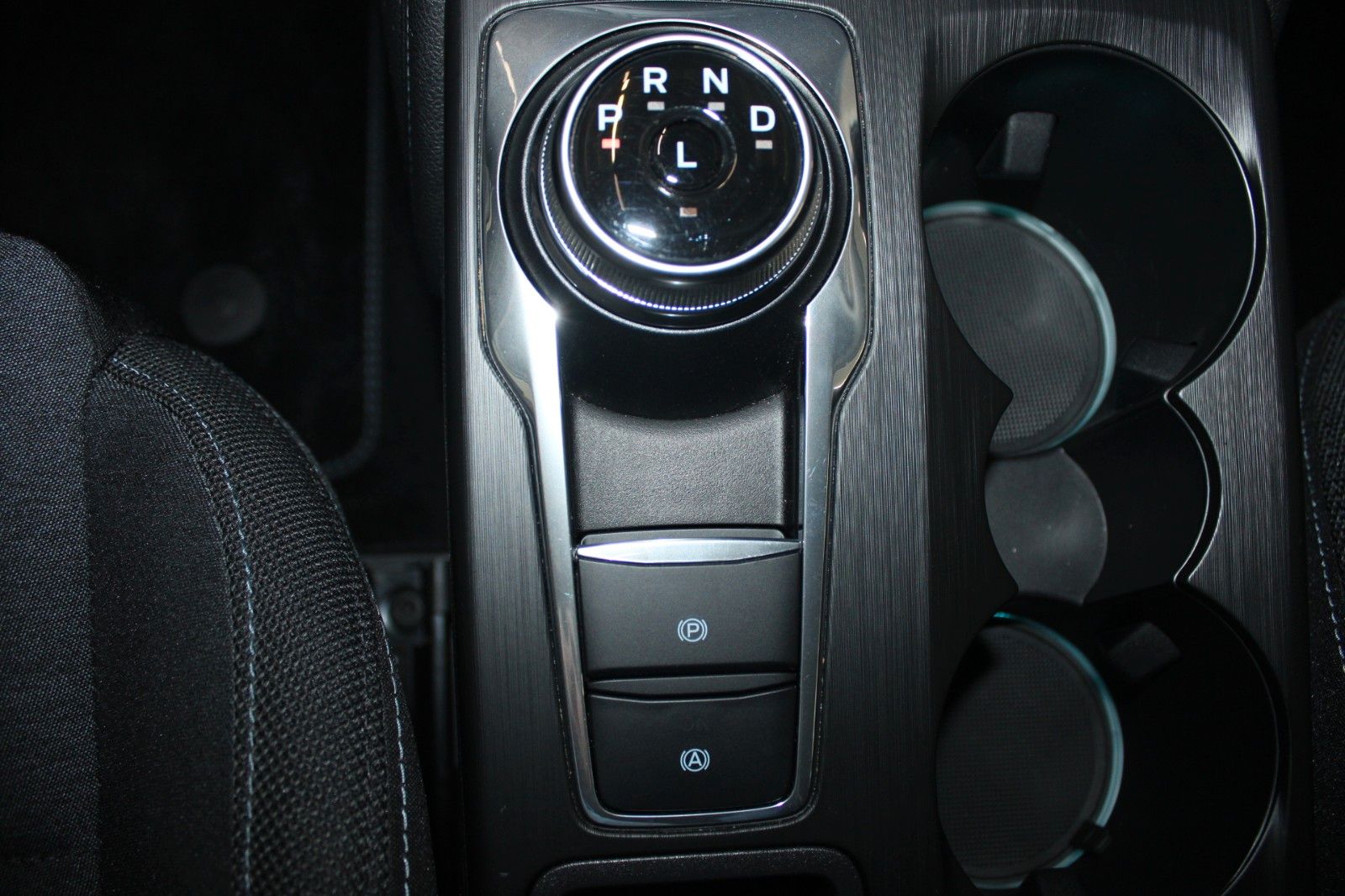 Fahrzeugabbildung Ford Focus Active X Turnier Automatik LED NAVI CAM