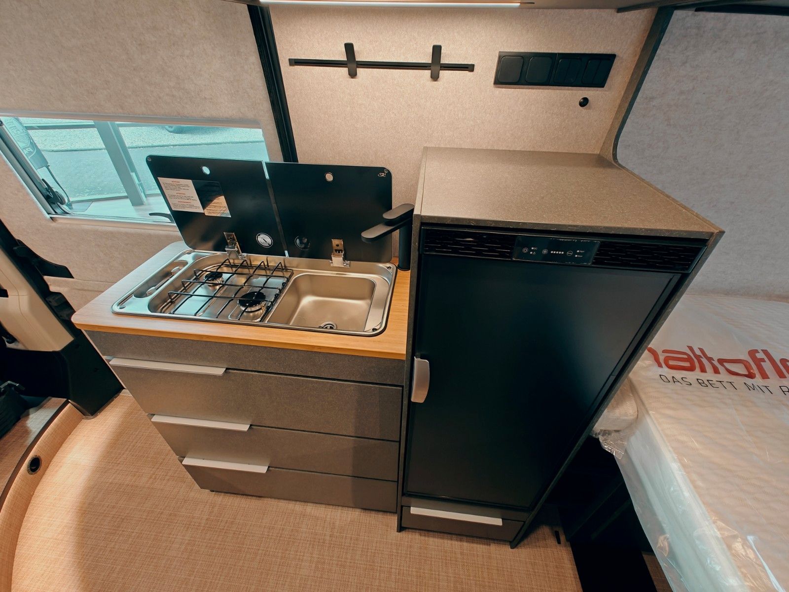 Fahrzeugabbildung HYMER / ERIBA / HYMERCAR HYMER REDWOOD 600 TRAIL 2026