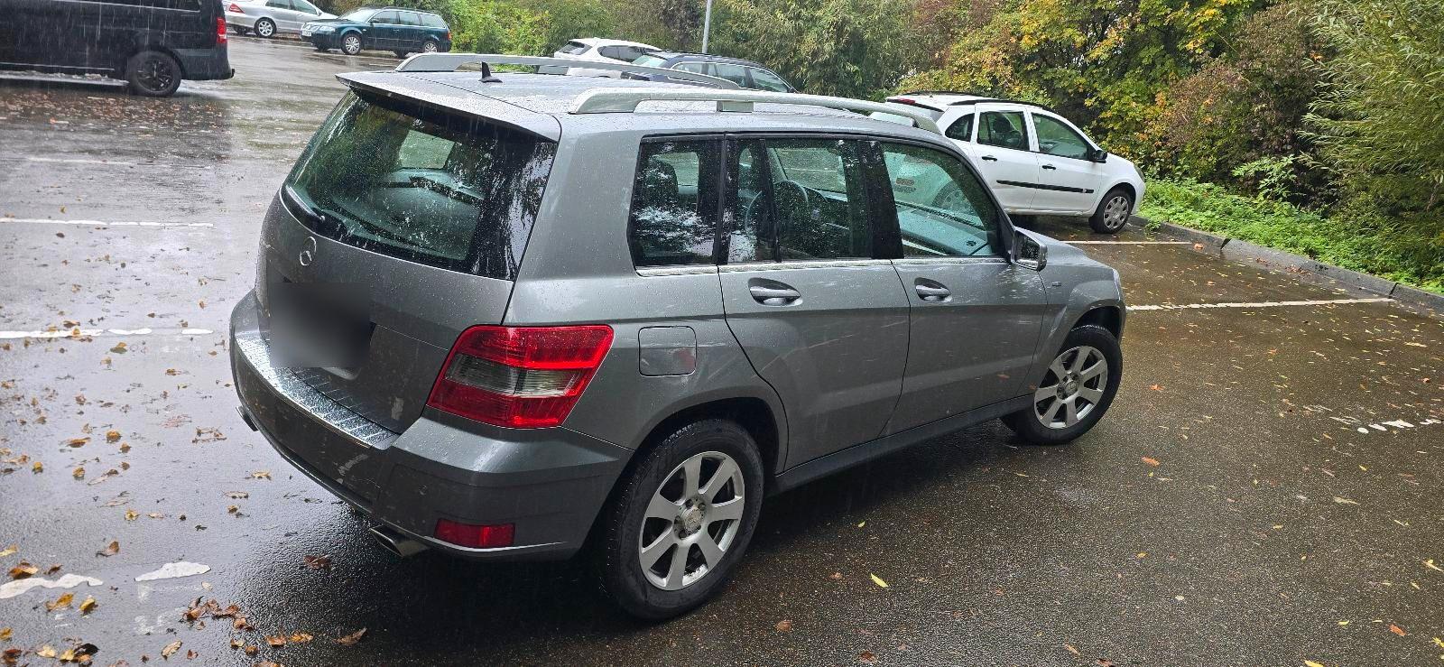 Mercedes-Benz GLK220 2011 — engine 170 HP (125kW)