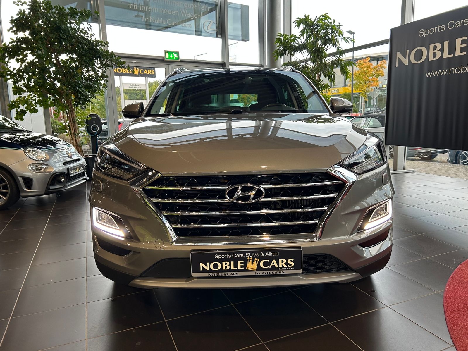 Fahrzeugabbildung Hyundai TUCSON Premium 4WD PANO AHK LED NAVI