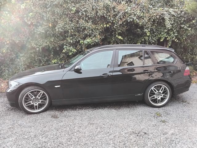 BMW 318d touring - 8 fach bereift