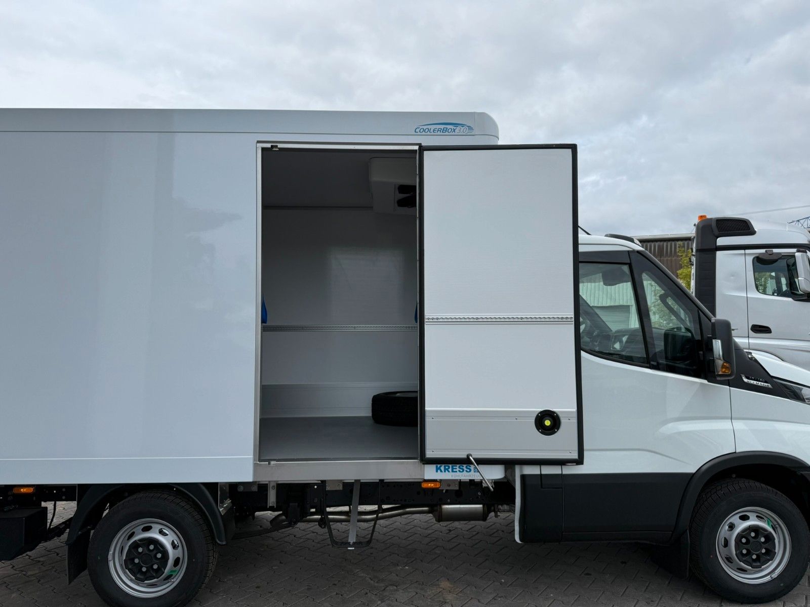 Fahrzeugabbildung Iveco Daily 35S16HA8/P Kühlkoffer *R 3450 mm*Luft*LBW*