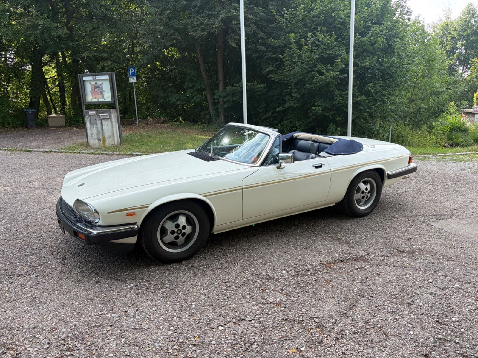 JAGUAR XJSC 3