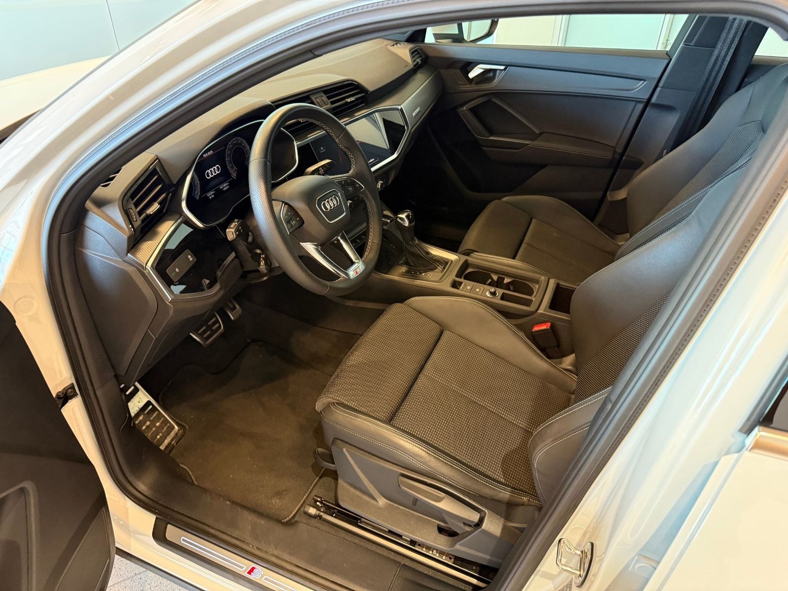 Audi Q3 Sportback S-Line 2.0 TFSI Quattro GRA, Navi,  foto 16