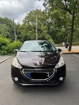 Peugeot 208 Active - Peugeot e-208: Active