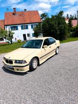 BMW E36 318i Limousine - BMW 318 aus 1992: 318i E36