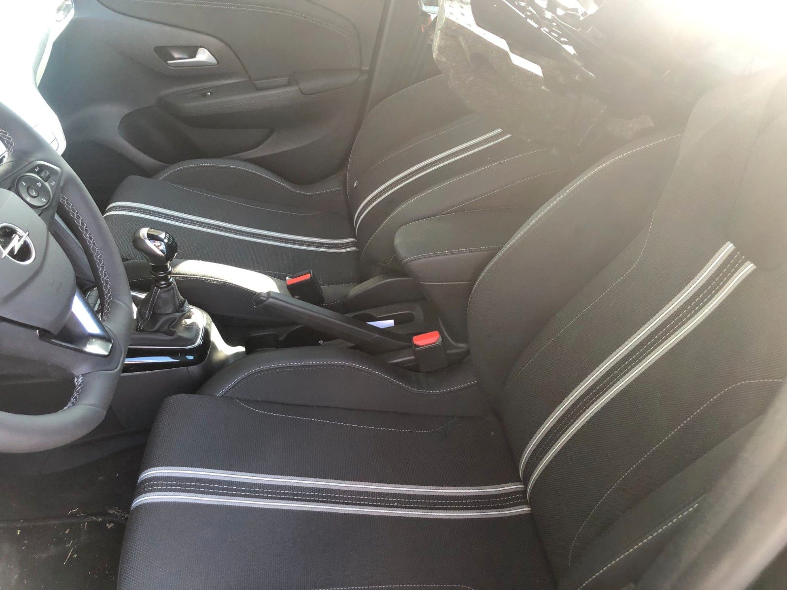 Fahrzeugabbildung Opel Corsa F GS Unfall Front