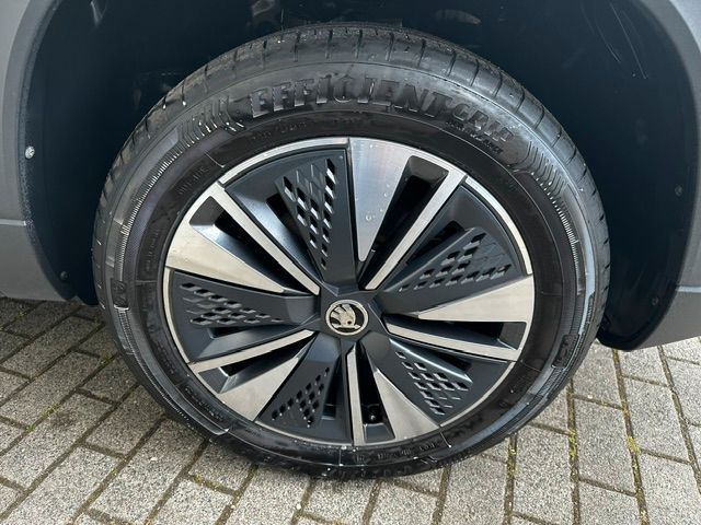 Karoq Ambition KAMERA;CARPLAY;PDC;KESSY