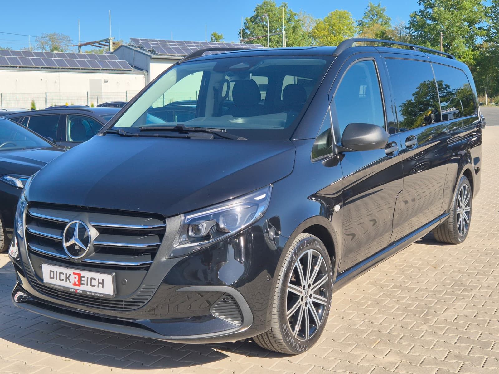 Fahrzeugabbildung Mercedes-Benz Vito 119 Tourer lang SELECT extralang LEDER*AHK