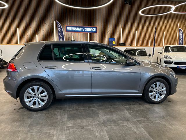 Volkswagen Golf VII Lim. Sound Start-Stopp *Navi*Kamera*