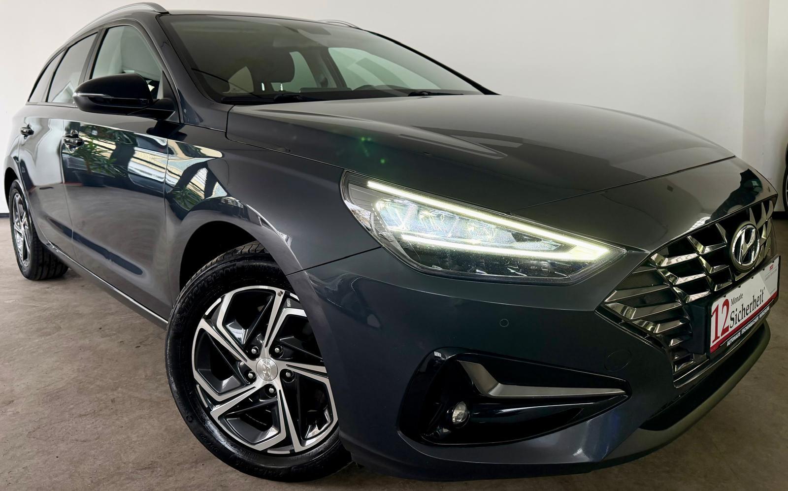 Hyundai i30 cw Intro Edition LED Kamera NAVI PDC Shz