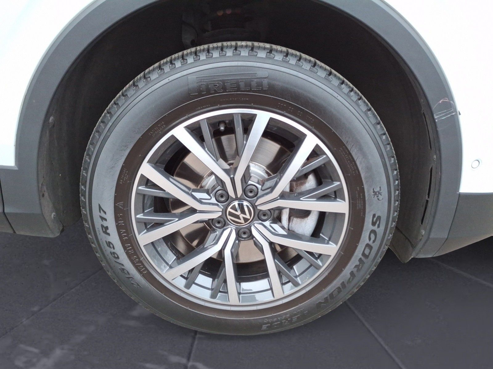 Volkswagen Tiguan - Bild 12