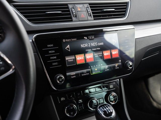 Superb Combi 2.0 TDI Style AHK+360°+MATRIX+NAVI