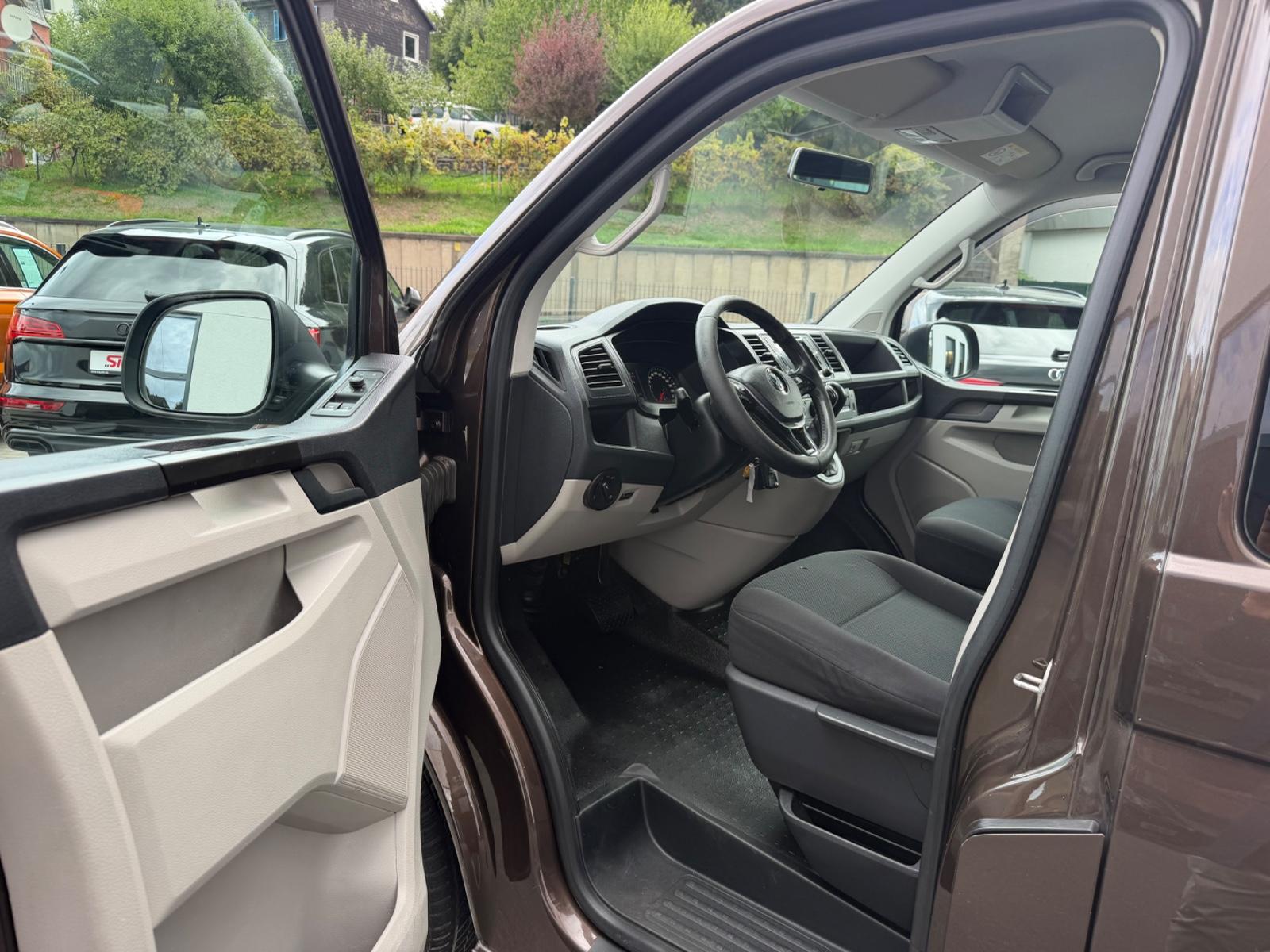 Volkswagen T6 Transporter 2.0 ZDI Kombi lang DSG 8-Sitzer