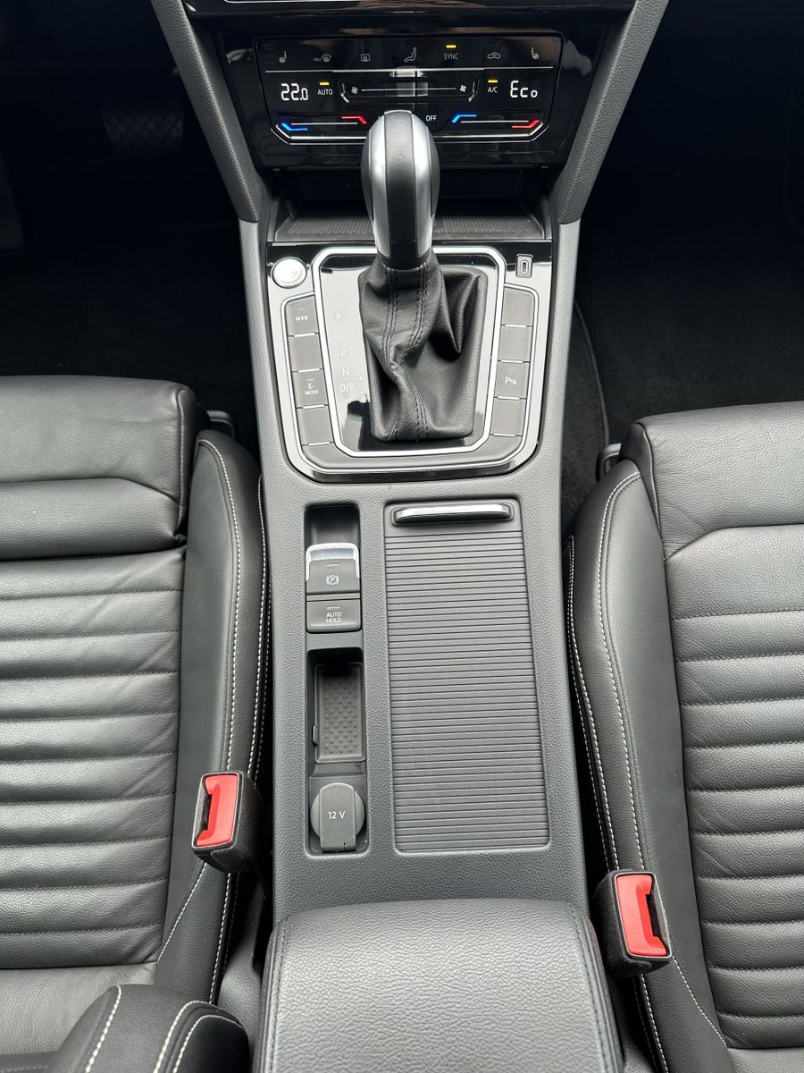 Fahrzeugabbildung Volkswagen Passat Variant GTE NAV+LED+ACC+KAMERA+LEDER+17ZO