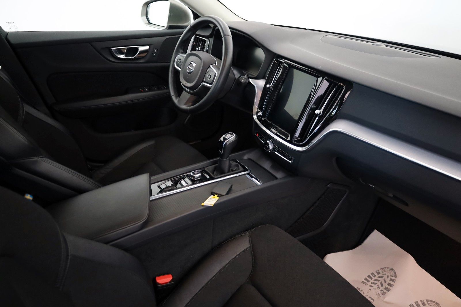 Fahrzeugabbildung Volvo V60 Kombi Momentum Pro T.Leder,Navi,LED,AppleCar