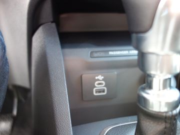 Bild 21 Ford Tourneo Courier 1.0 EcoBoost 92 kW Trend