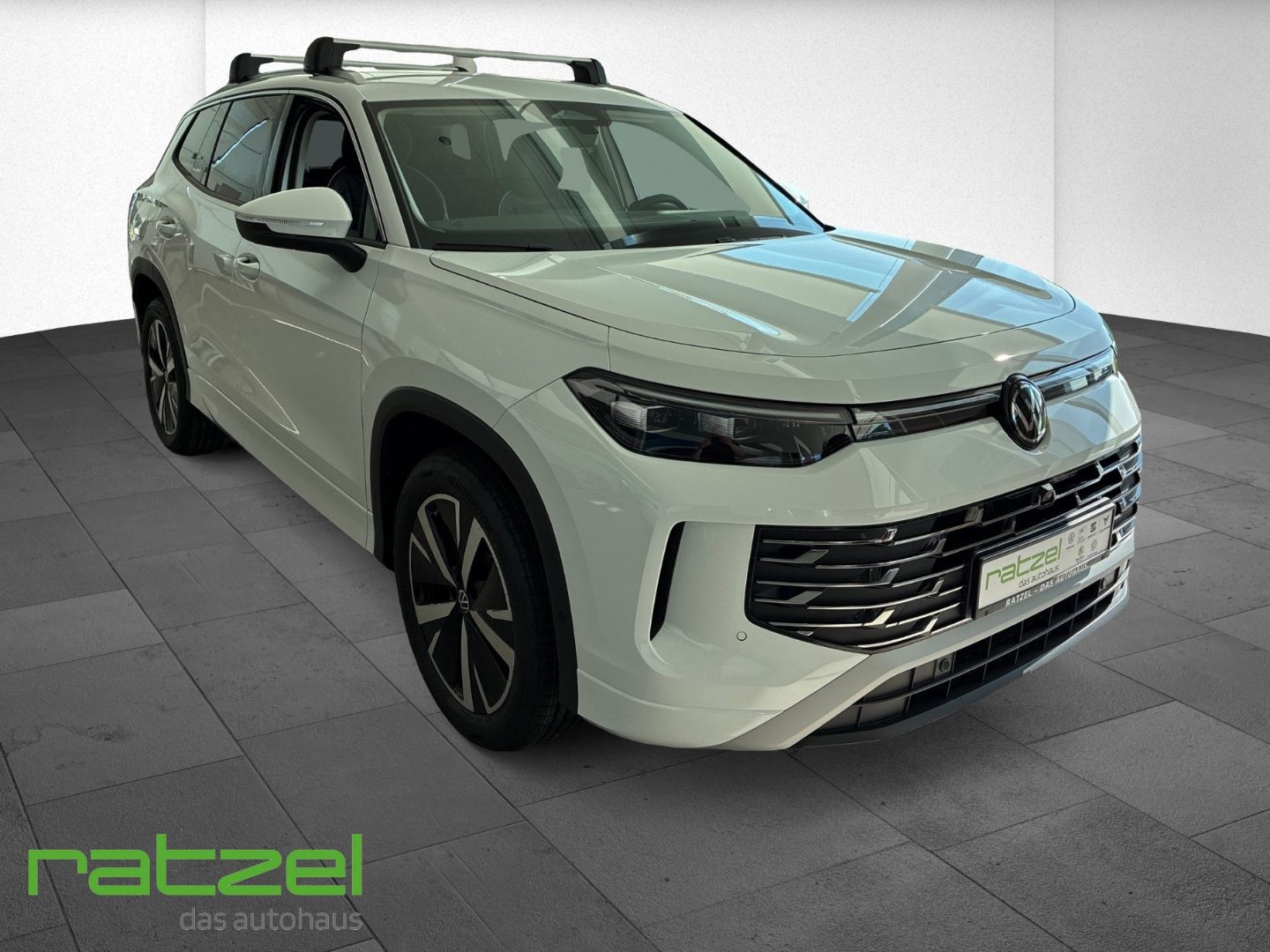 Fahrzeugabbildung Volkswagen Tayron ELEGANCE 1.5 TSI DSG 7-Sitzer+8-fach+NAVI